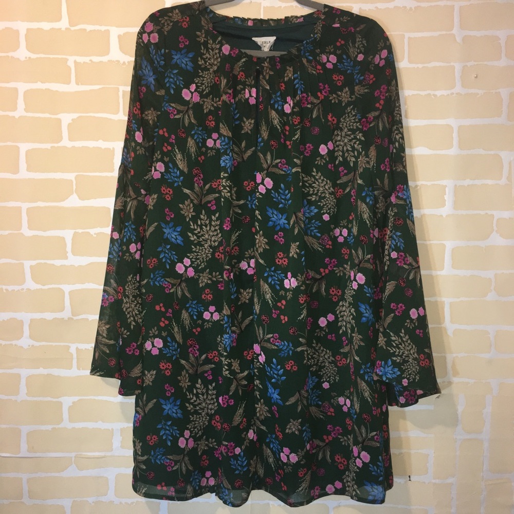 Everly Meduim Floral green tunic
